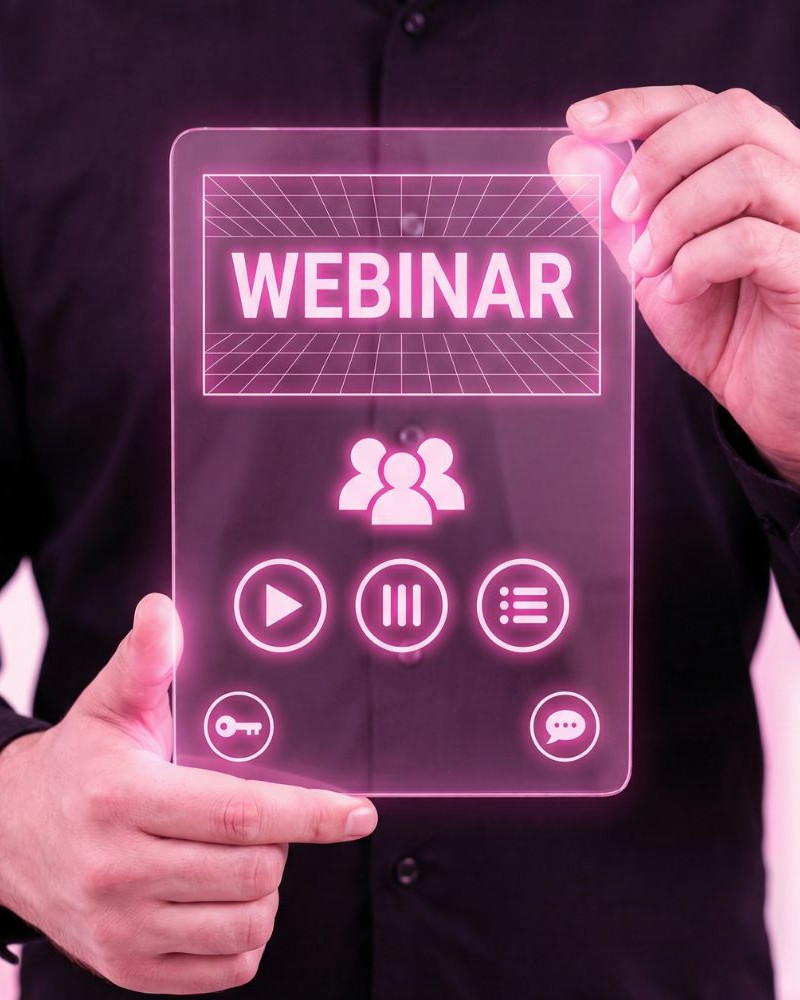 Executive Webinars Vs Virtual Roundtables